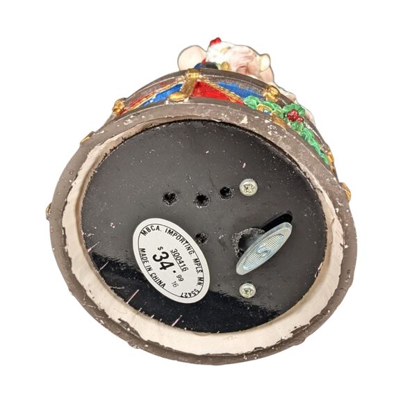 Vintage Resin Christmas Mouse Music Box: Musical Holiday Figurine Decor - Picture 4 of 7